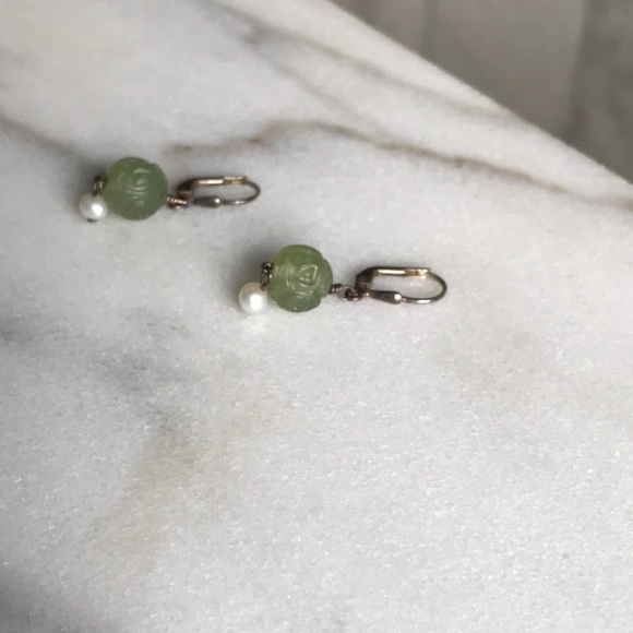 Jewelry - Jade, Pearl & silver earrings. Perf size dangle